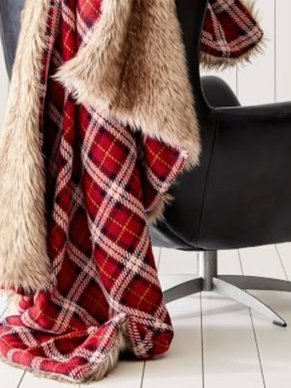 Pottery Barn Stewart Plaid Faux Fur Back Throw Blanket Red Tartan Holiday 50x60
